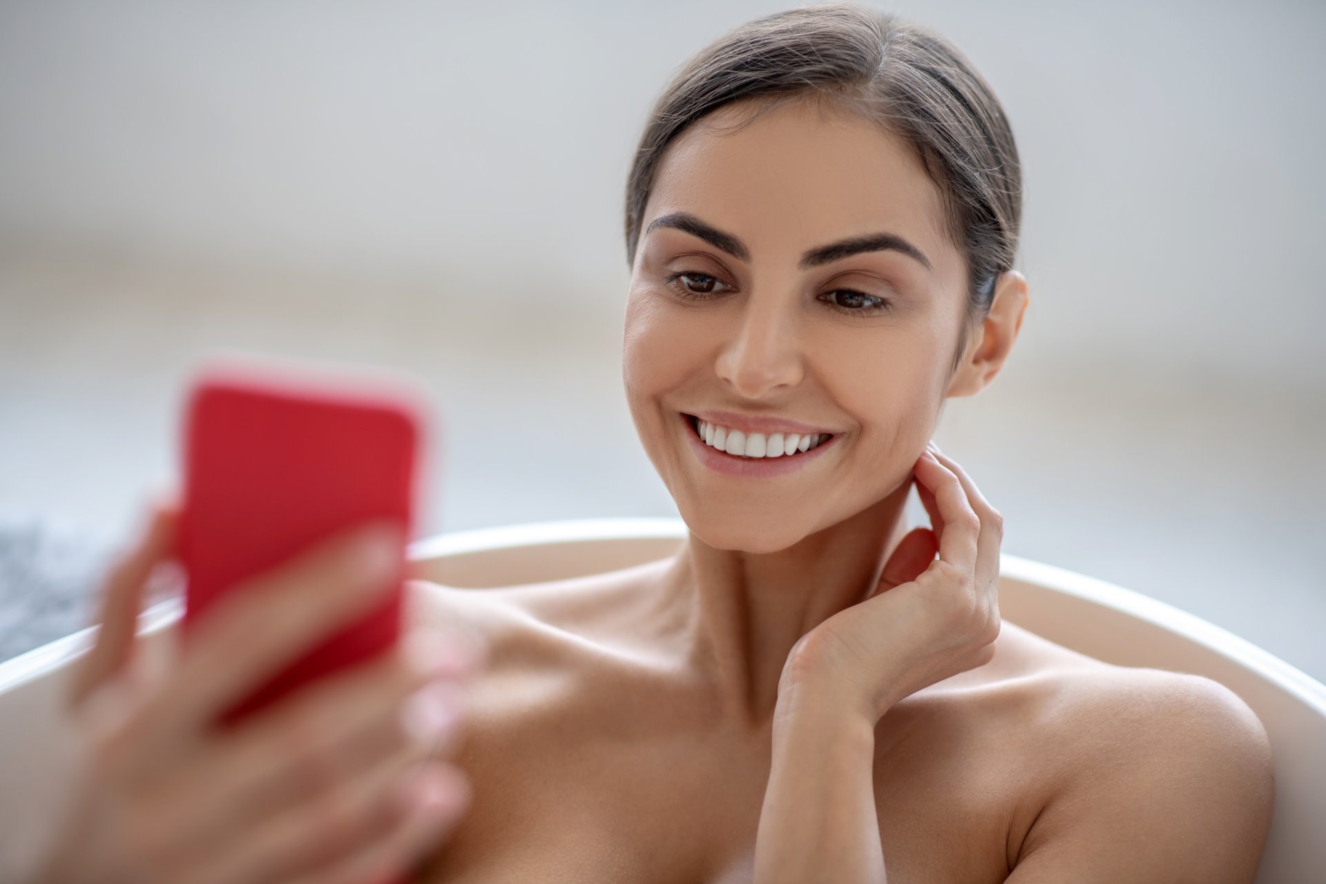 AI skincare analiza: aplikacije koje čitaju vašu kožu