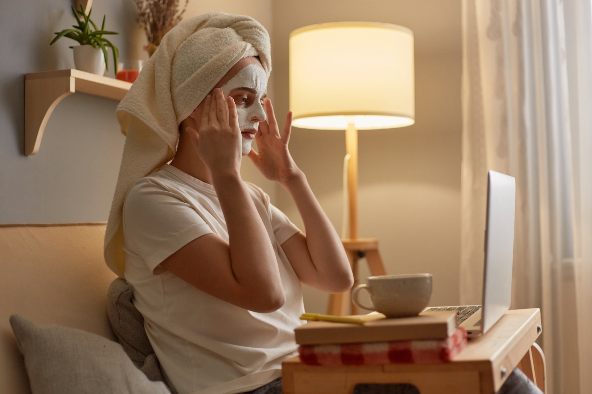 Dvojna njega: kako prilagoditi skincare rutinu za dan i noć