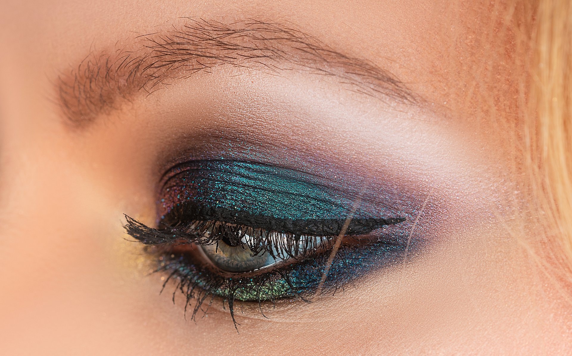 Smokey eye za početnike: korak po korak vodič