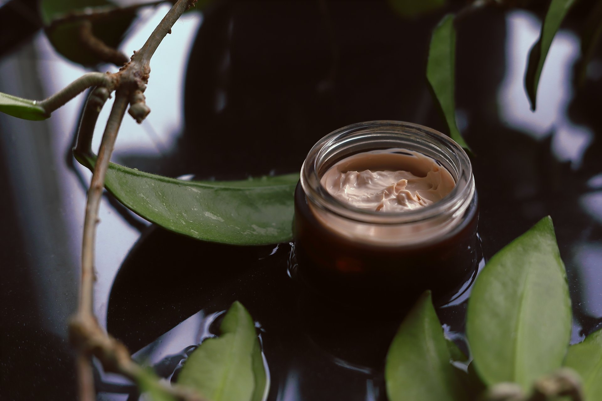 Adaptogeni u kozmetici: ashwagandha, reishi i CBD u kremama