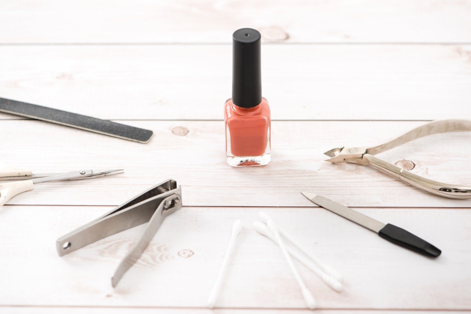 Aura nails: manikir s efektom unutrašnjeg sjaja