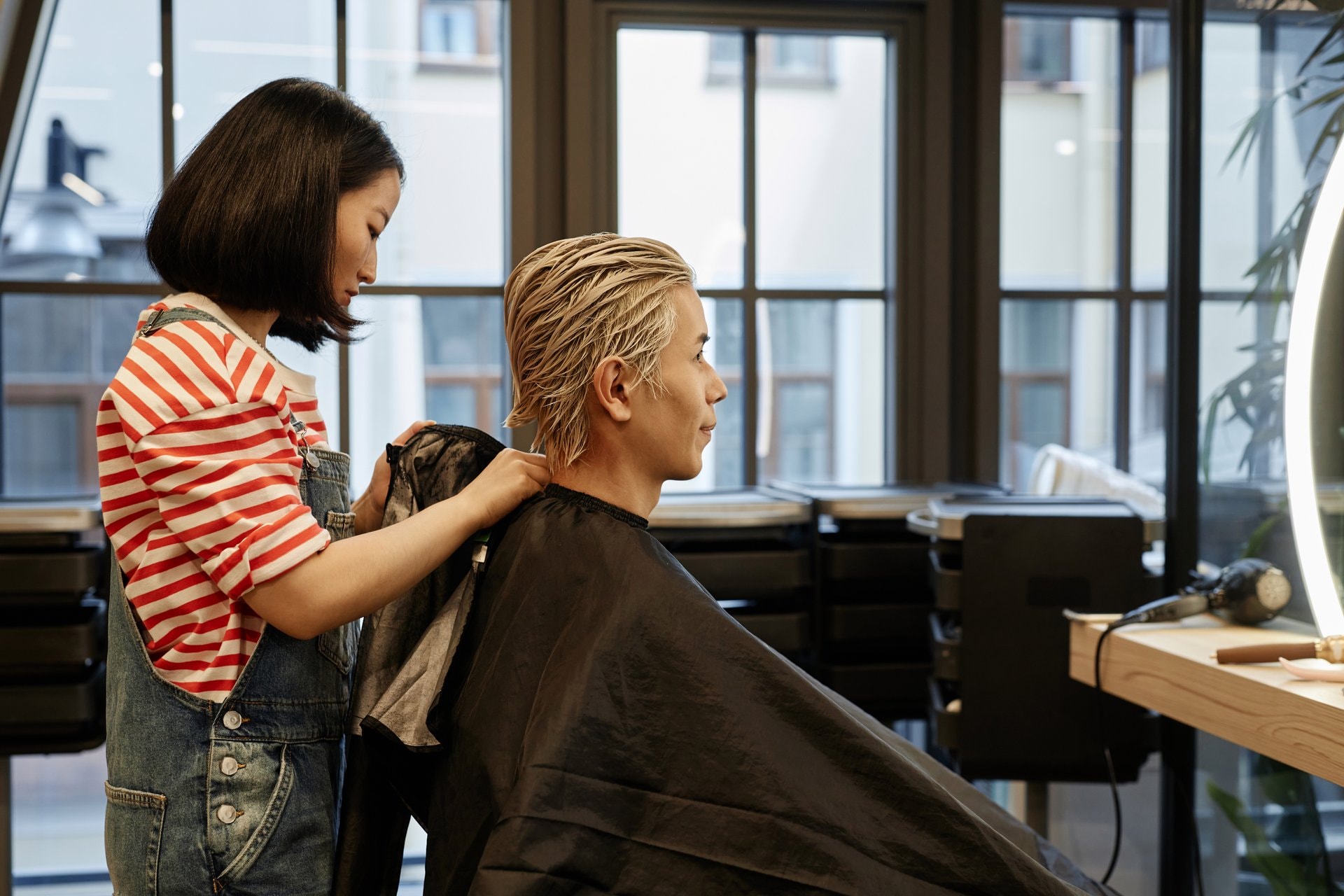 Balayage na kratkoj kosi: da li je moguć i kako izgleda?