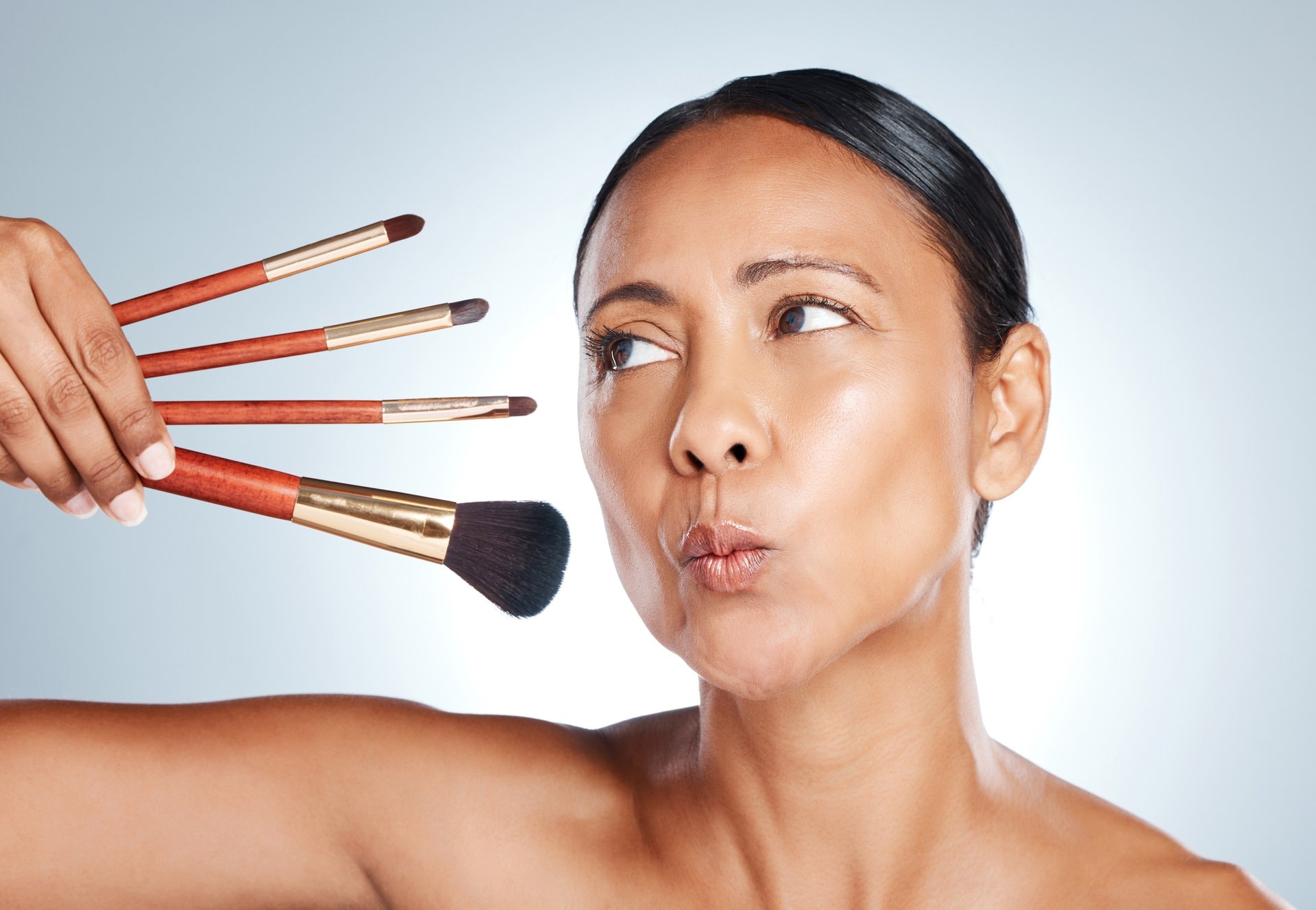 Bronzer vs. konturiranje: koja tehnika je prava za vas?