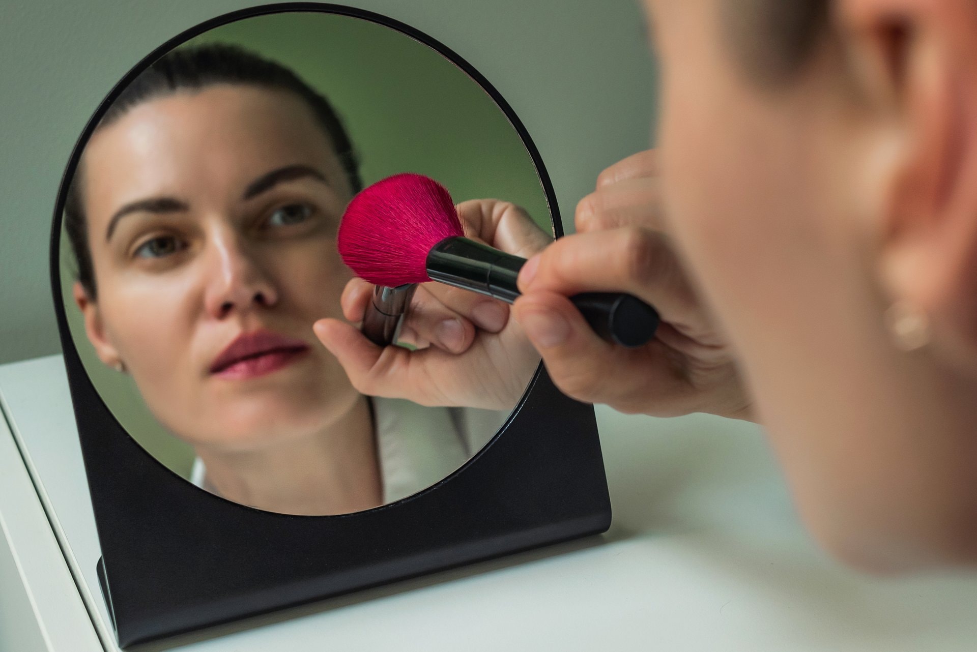 Cream vs powder blush: koji je bolji za vaš tip kože?