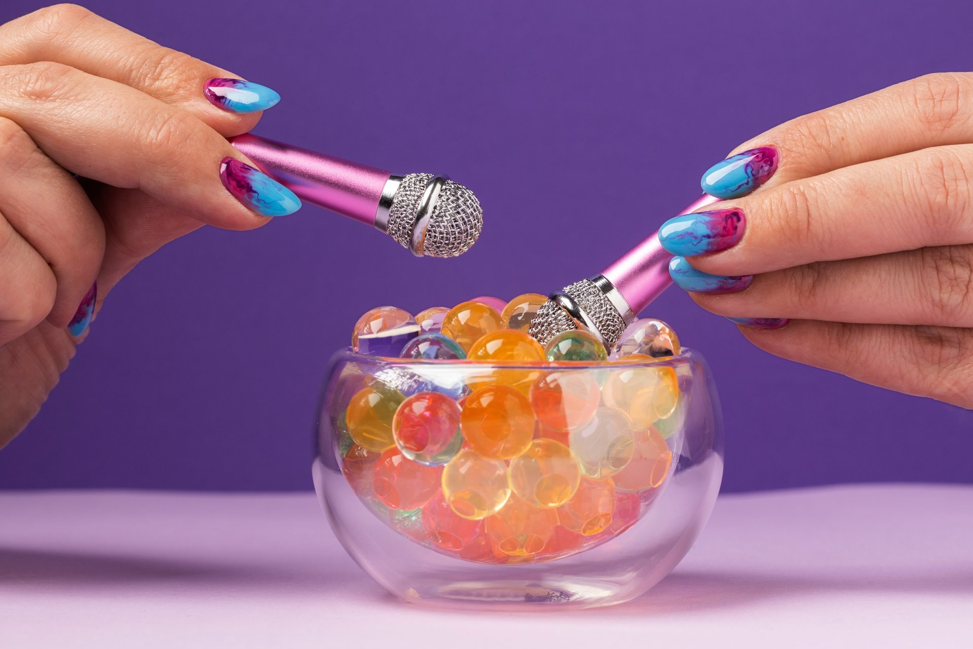Crystal Candy nokti: novi trend koji je lansirala Kylie Jenner