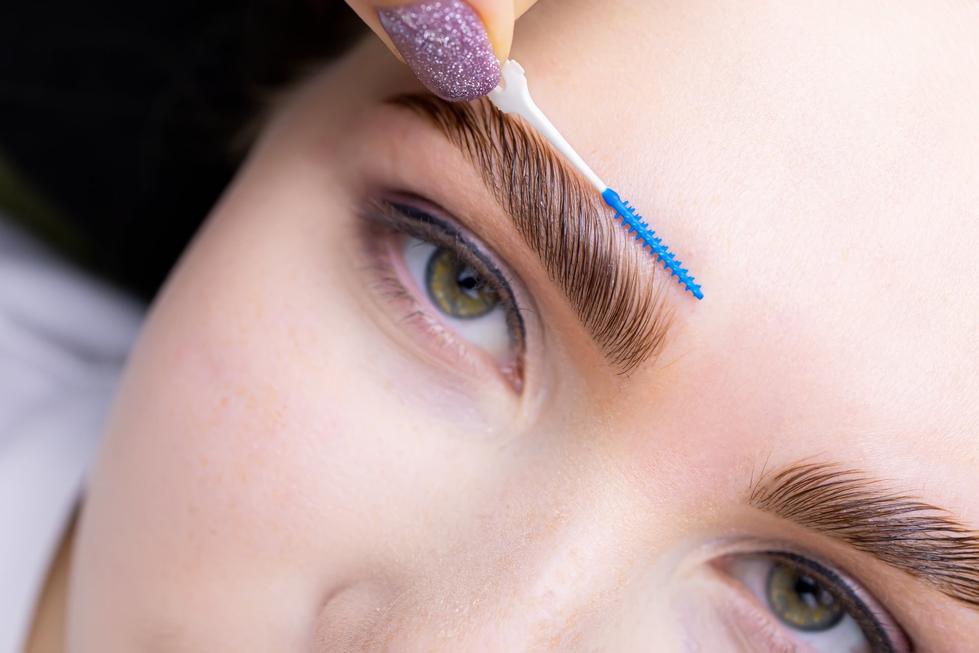 Laminated brows kod kuće: DIY vodič za salon rezultat