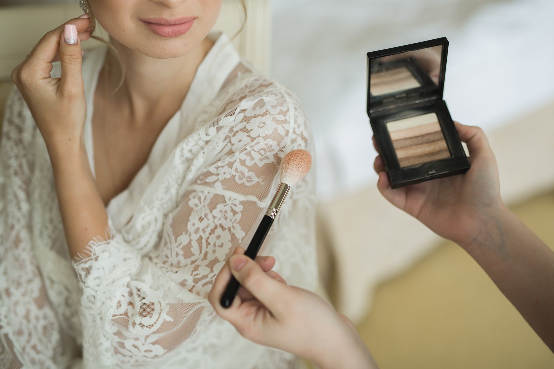 Ljetni make-up za vjenčanje: vodič za mladenke i gošće