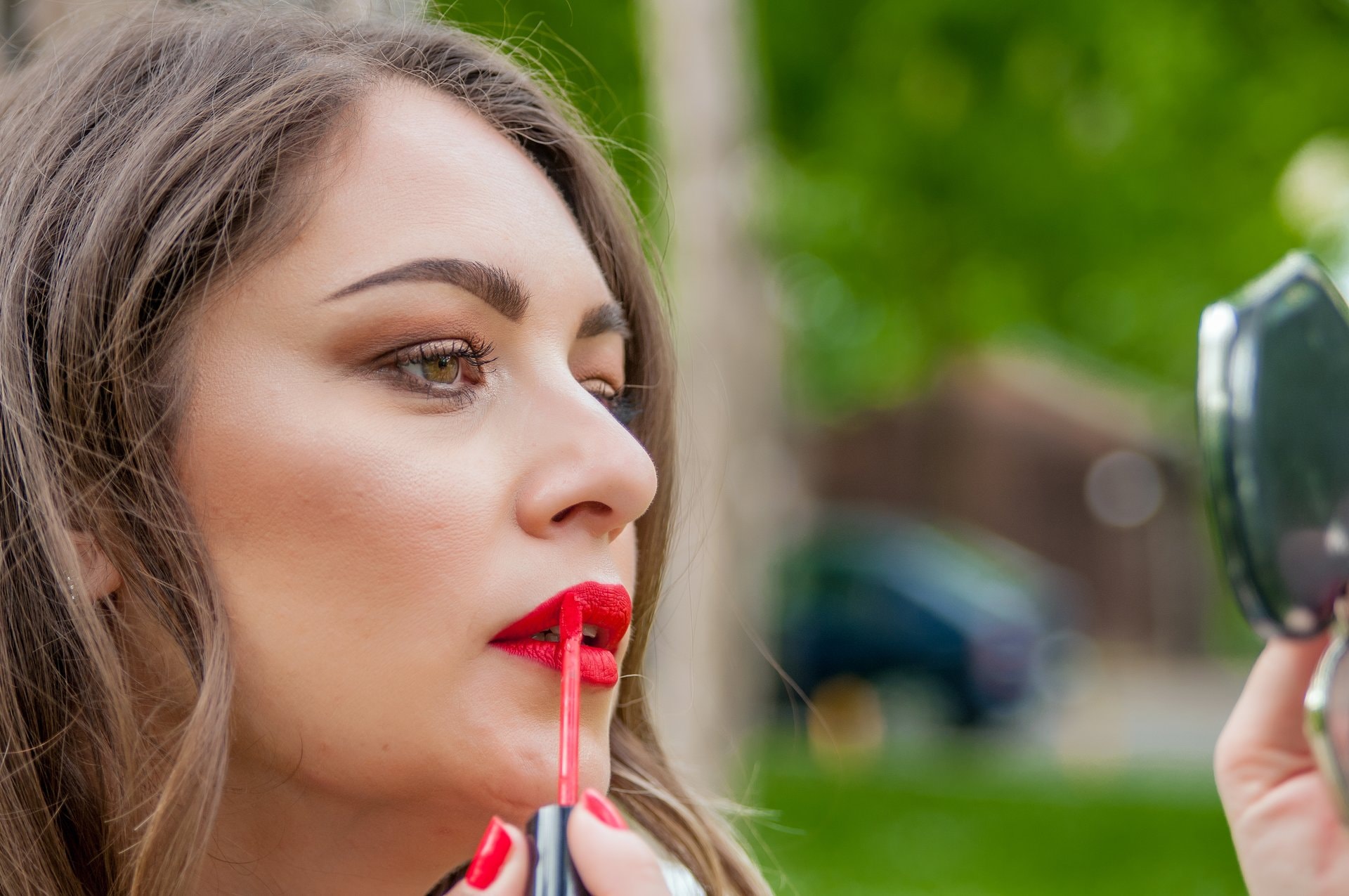 Make-up koji ne curi: 5 ljetnih lookova za vrele dane ☀️