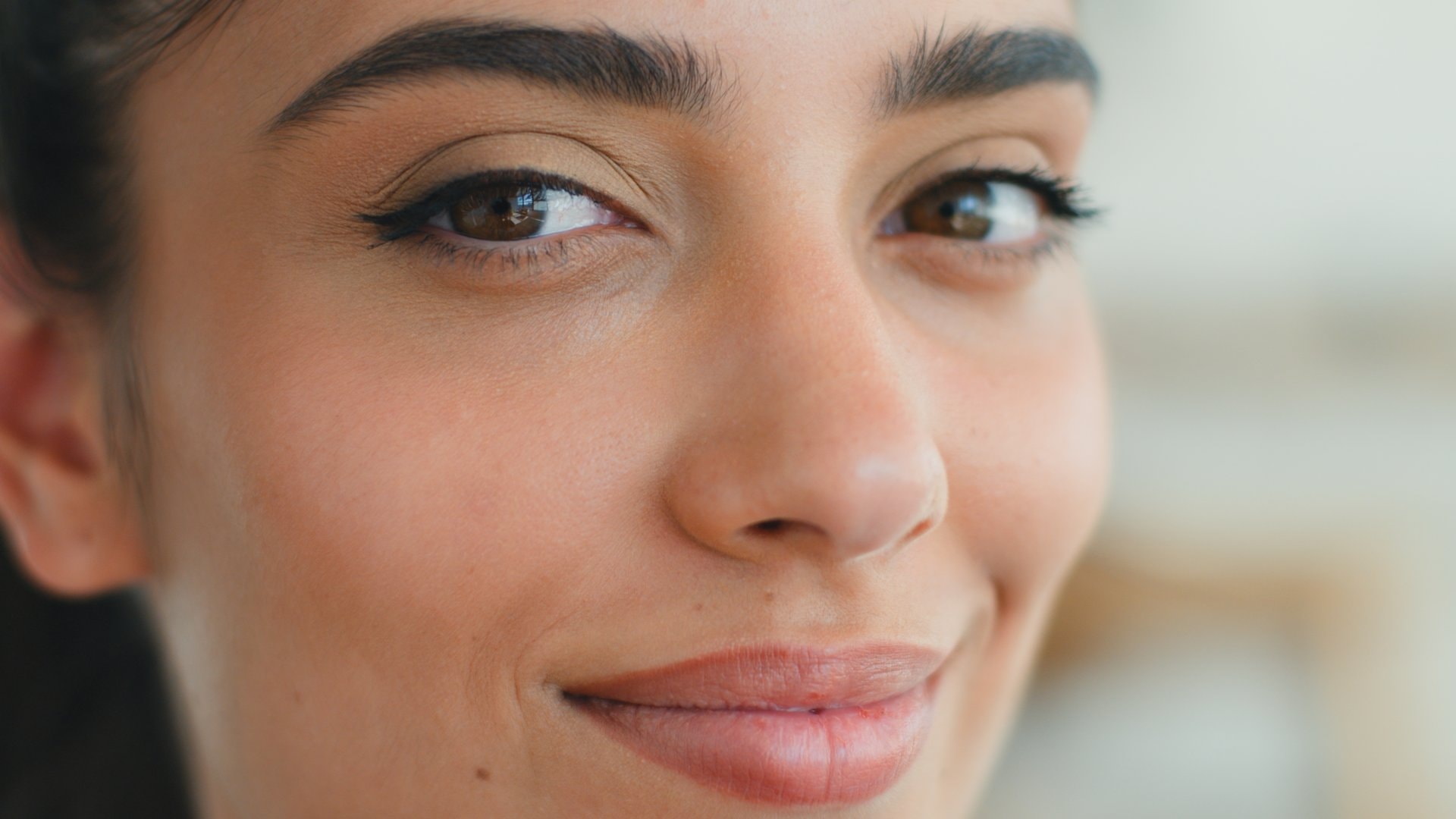 Make-up za bademaste oči: 5 tehnika koje ističu vaš oblik
