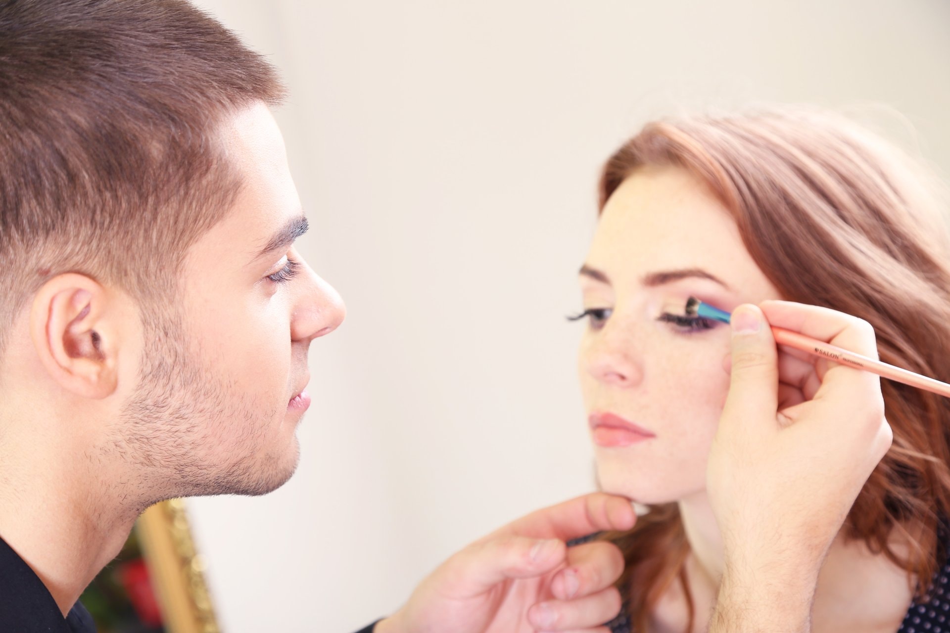 Make-up za male oči: kako ih vizualno povećati u 5 koraka