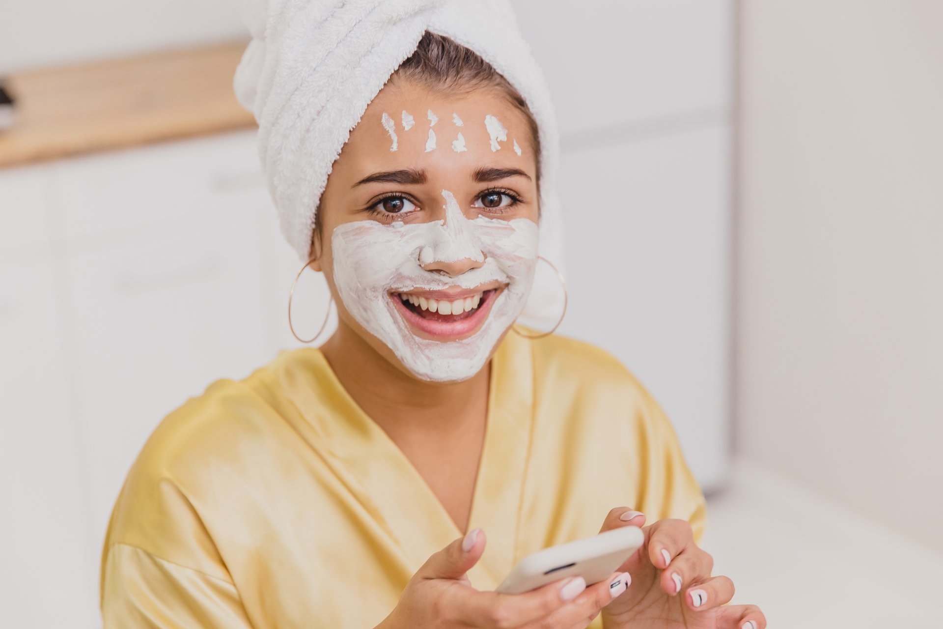 Maska ili serum za tinejdžersku kožu — šta zaista radi?