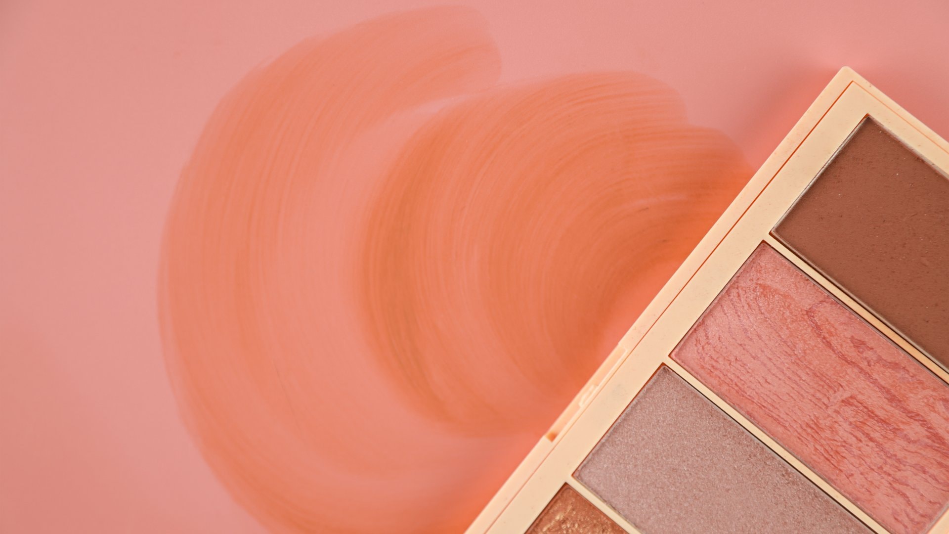 Sunset make-up: topli gradijent koji osvaja ljetne večeri