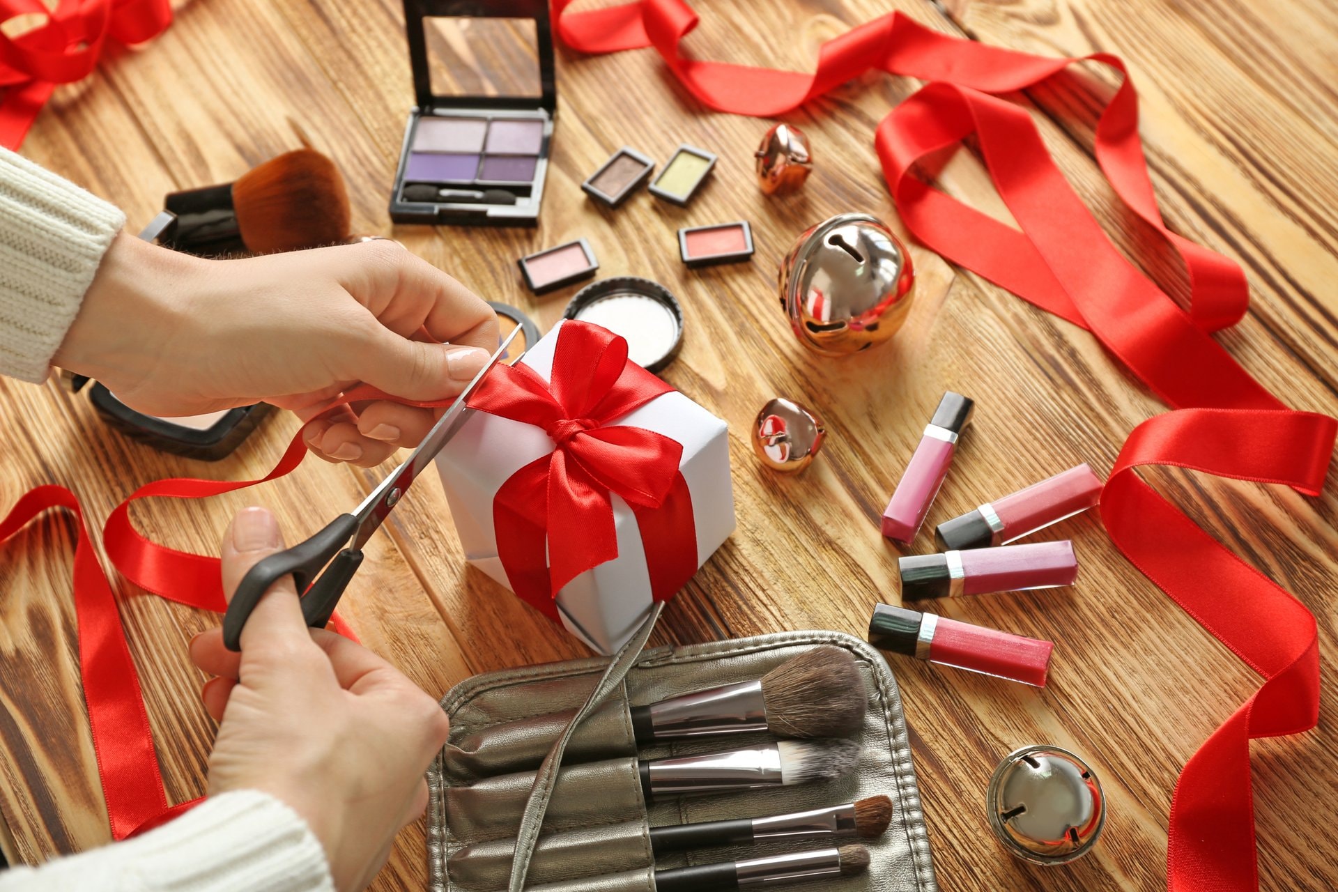 Vodič za beauty poklone: 20 ideja za svaki budžet i priliku