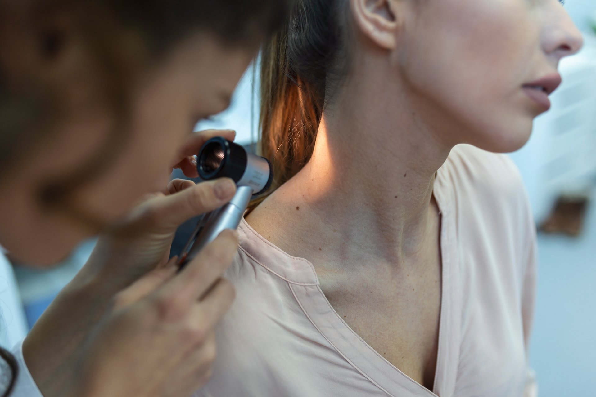 Prvi odlazak dermatologu: šta očekivati?