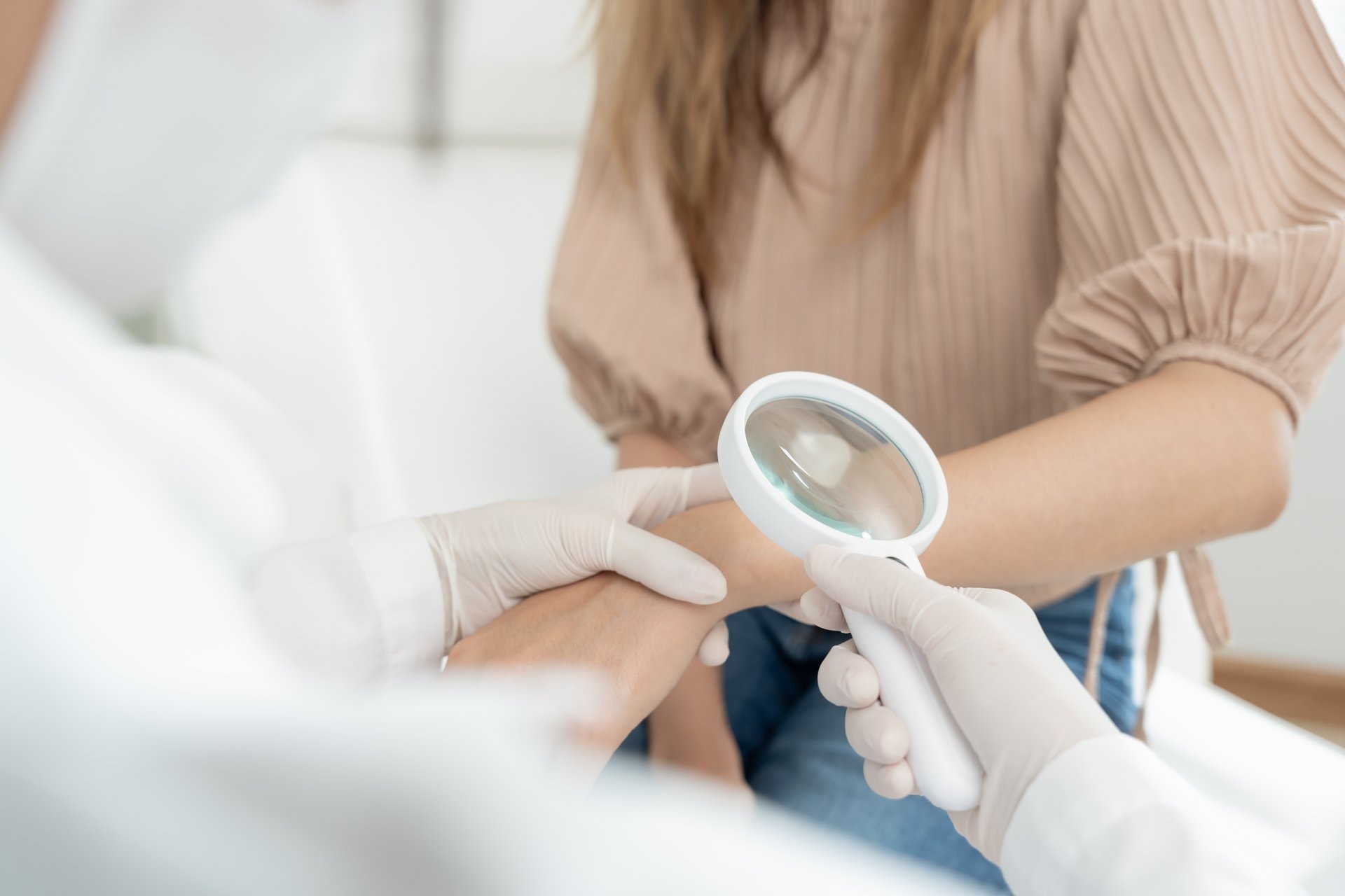 Prvi odlazak dermatologu: šta očekivati?